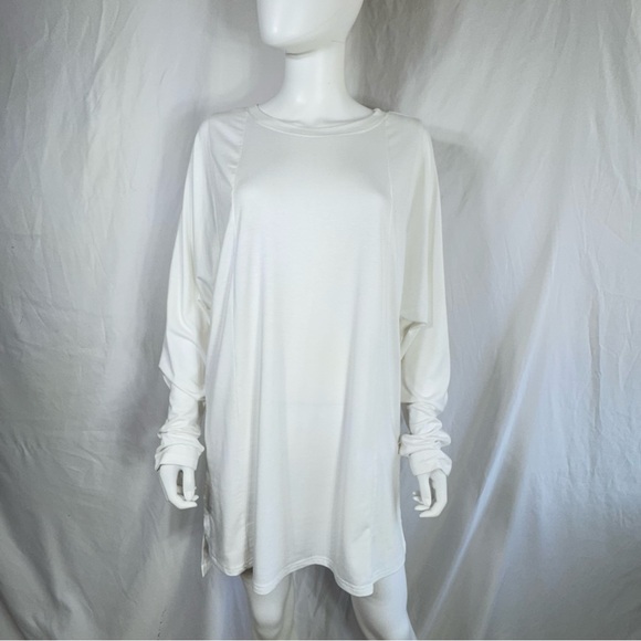 Women’s Ivory Oversized Long Dolman Sleeve Tunic Tee / Mini Dress - Picture 2 of 7
